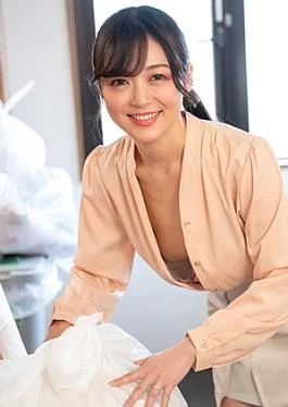 1P-112725-001 Braless Neighbor In The Morning: Rino Tanaka The playful braless wife in the neighborhood