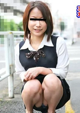 10-012325-01 Amateur work: A pure female employee at a credit union who is playing with