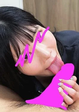 FC2PPV-4553743 Squeeze out the semen and drink it with a sucking blowjob with deep strokes