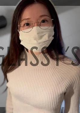FC2PPV-4691059 #20 A huge squirting raw sex with a cute Japanese beauty with glassesGLASSY’S #20