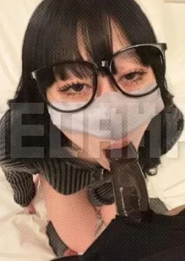 FC2PPV-4899420 I filmed a standing girl I picked up in Shinjuku and creampied her Super