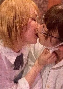 FC2PPV-4935910 I received the virginity of a very cute transsexual man IMEDAMAFC2 I received the