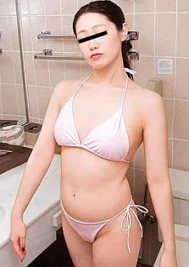 PA-060426-100 It’s Hawaii! A Bikini wife in high spirits! : Ways to End a Sexless