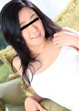 PA-101724-100 A wife in her 40s has a miraculous body! The wife of the 40s